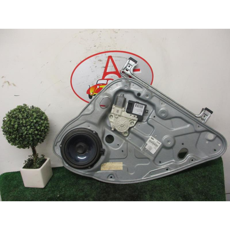 Leve vitre electrique arriere droit FORD FOCUS II SW PHASE 1 d’occasion
