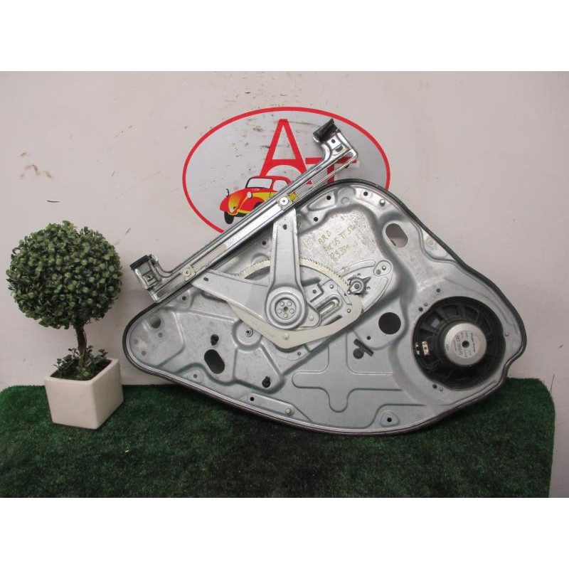 Leve vitre electrique arriere droit FORD FOCUS II SW PHASE 1 d’occasion