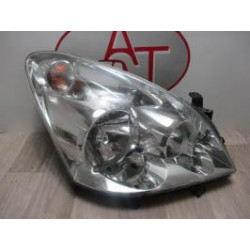 Optique avant principal droit (feux)(phare) TOYOTA COROLLA VERSO II PHASE 1 d’occasion