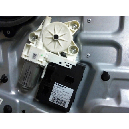 Leve vitre electrique avant gauche VOLVO V50 d’occasion
