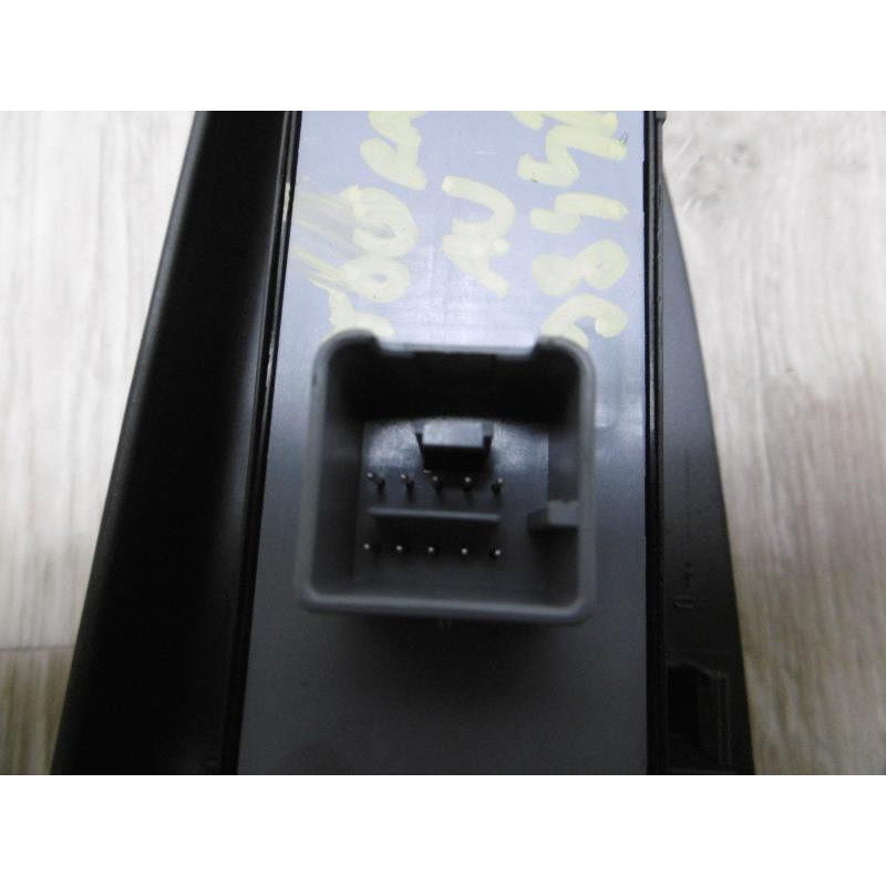 Interrupteur de leve vitre (Bloc complet) VOLKSWAGEN TOURAN PHASE 2 d’occasion