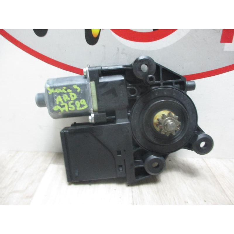 Mot. leve vitre arriere droit RENAULT SCENIC III XMOD d’occasion