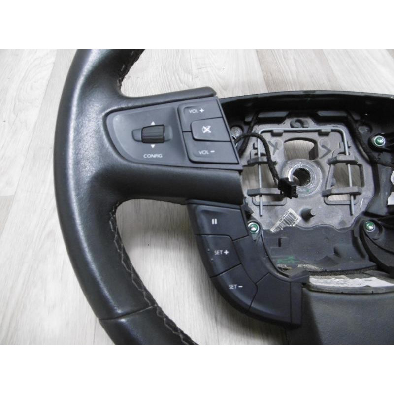 Volant PEUGEOT  d’occasion