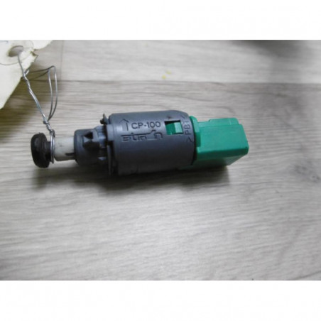 Contacteur feu stop RENAULT SCENIC III XMOD d’occasion