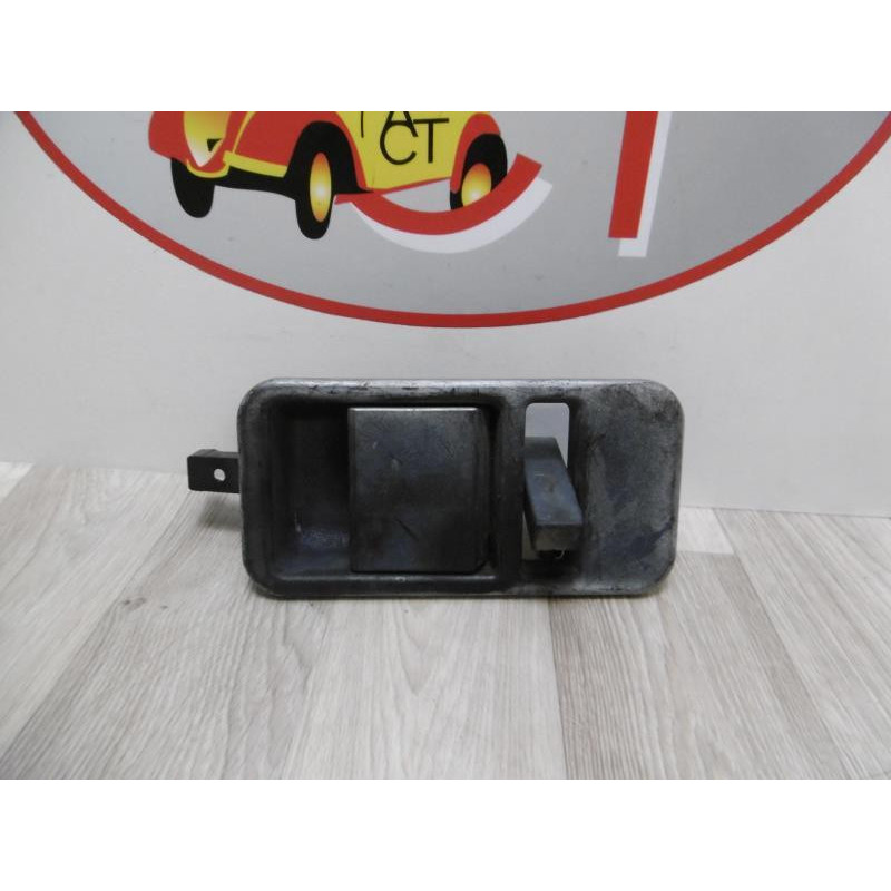 Poignee porte coffre droit IVECO  d’occasion