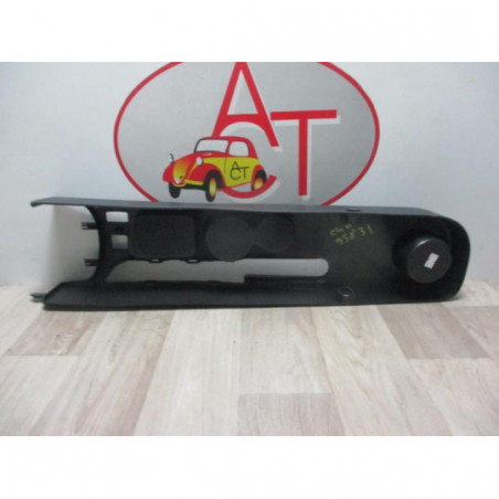 Console central (interieur plastique) RENAULT CLIO IV ESTATE d’occasion