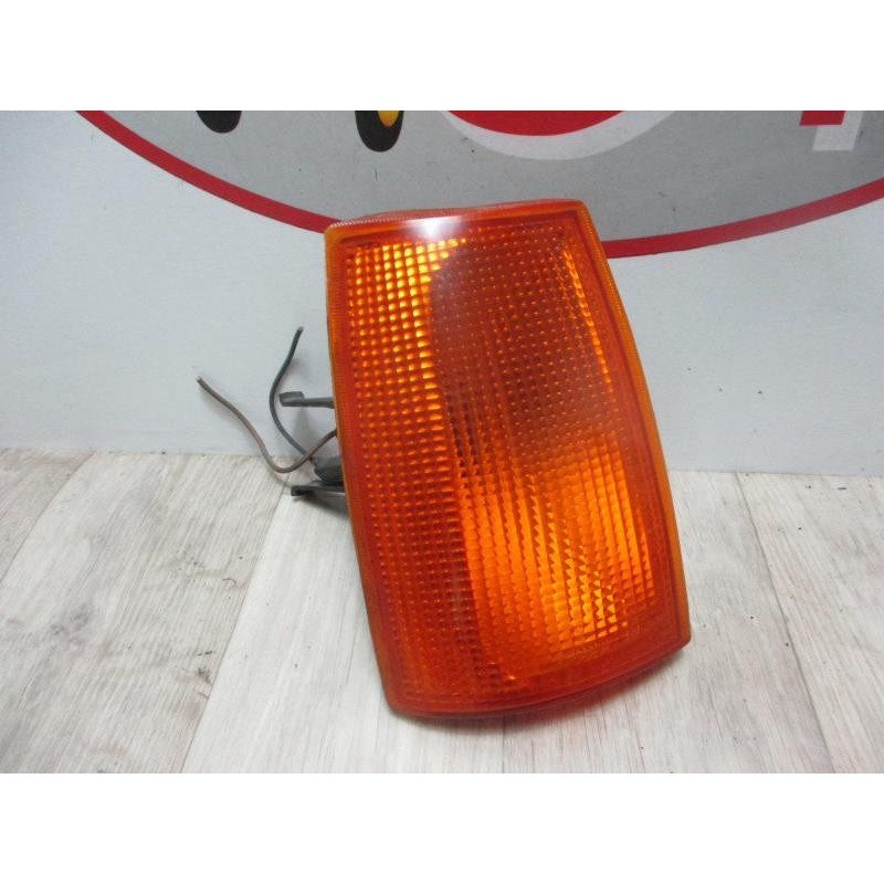 Optique avant secondaire droit (feux)(clignotant) RENAULT R9 1.4 67cv d’occasion