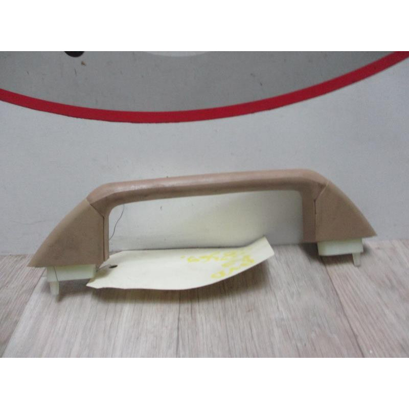 Poignee de maintien avant droit RENAULT R9 1.4 67cv d’occasion