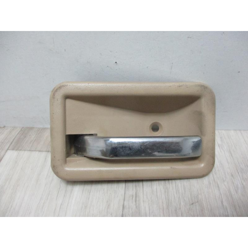 Poignee interieur arriere gauche RENAULT R9 1.4 67cv d’occasion