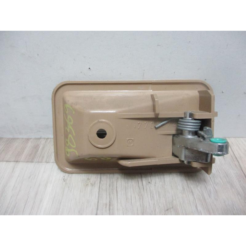 Poignee interieur arriere gauche RENAULT R9 1.4 67cv d’occasion