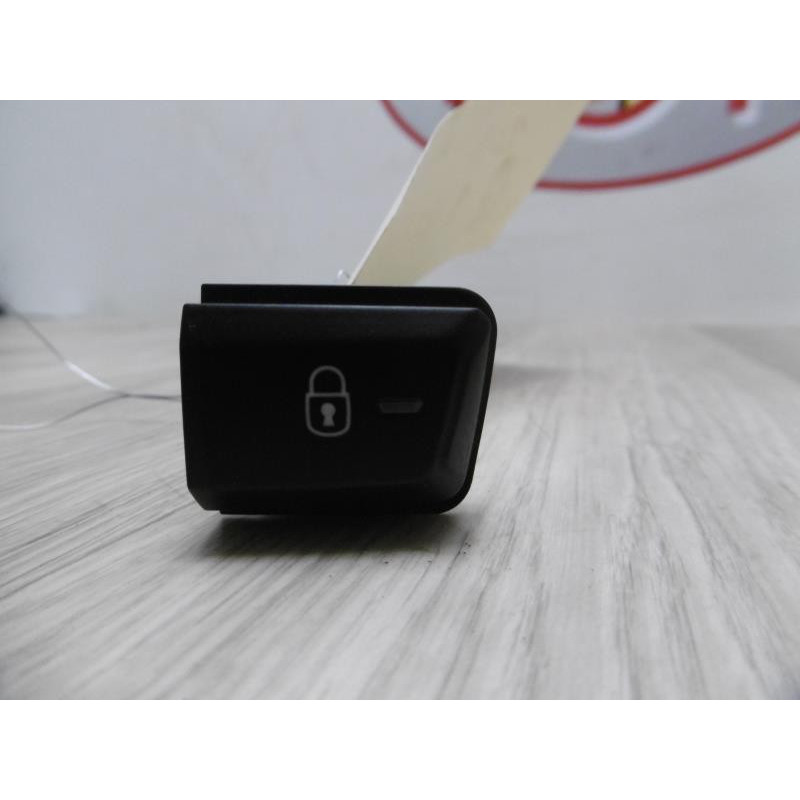 Commande de fermeture centralisee PEUGEOT 208 d’occasion
