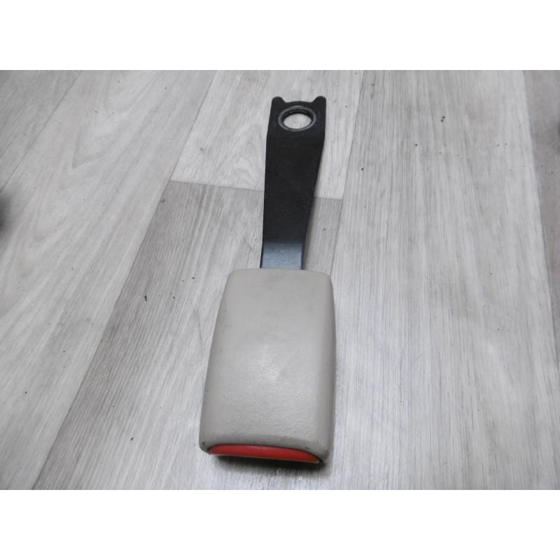 Attache ceinture avant gauche TOYOTA COROLLA IX d’occasion