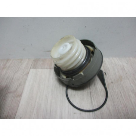 Bouchon de carburant TOYOTA COROLLA IX d’occasion