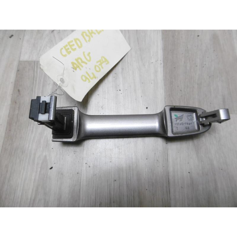 Poignee porte arriere gauche KIA CEED I SW d’occasion
