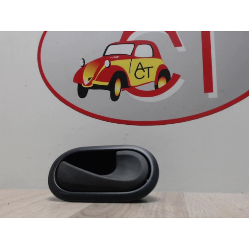 Poignee interieur avant droit RENAULT MASTER III FOURGON d’occasion