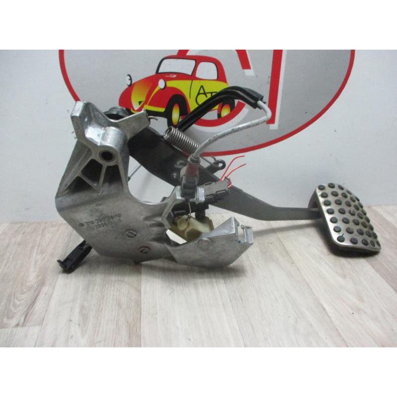 Pedalier de frein MERCEDES CLASSE SLK (170) PHASE 1 230K 2.3i d’occasion