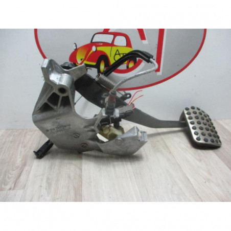 Pedalier de frein MERCEDES CLASSE SLK (170) PHASE 1 230K 2.3i d’occasion