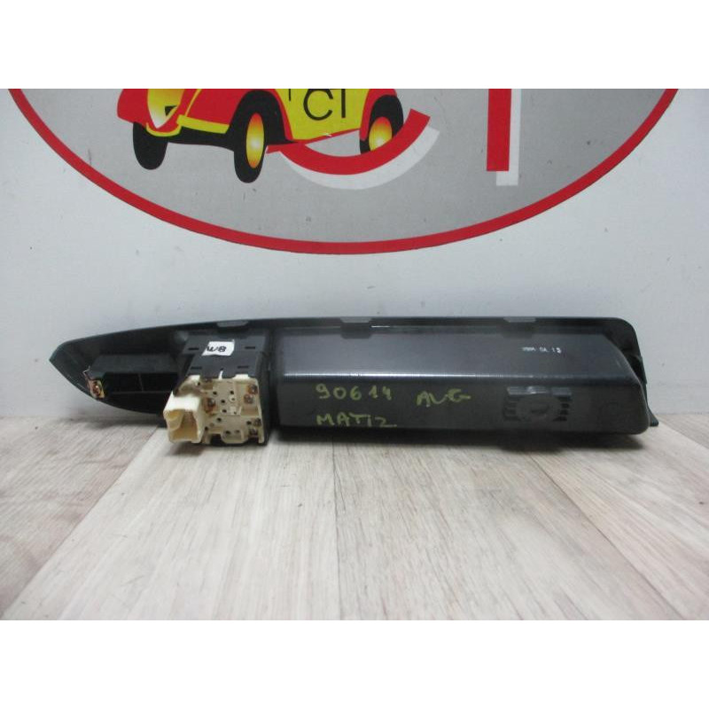 Interrupteur de leve vitre (Bloc complet) CHEVROLET MATIZ II PHASE 1 d’occasion