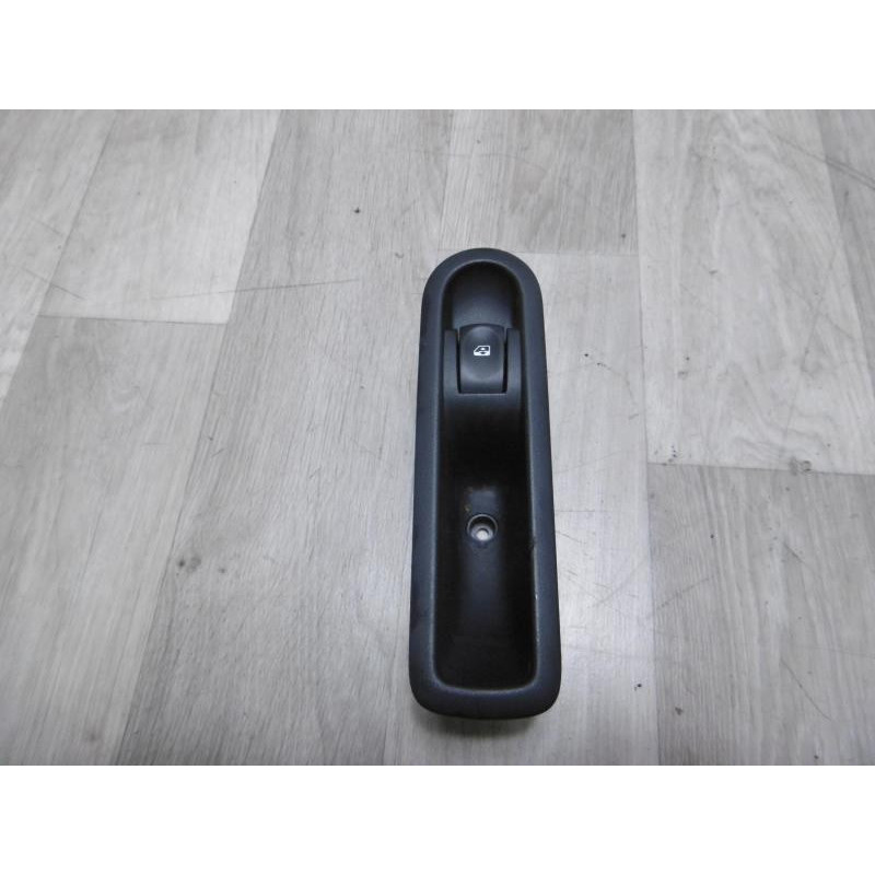 Interrupteur de leve vitre arriere droit RENAULT GRAND MODUS d’occasion