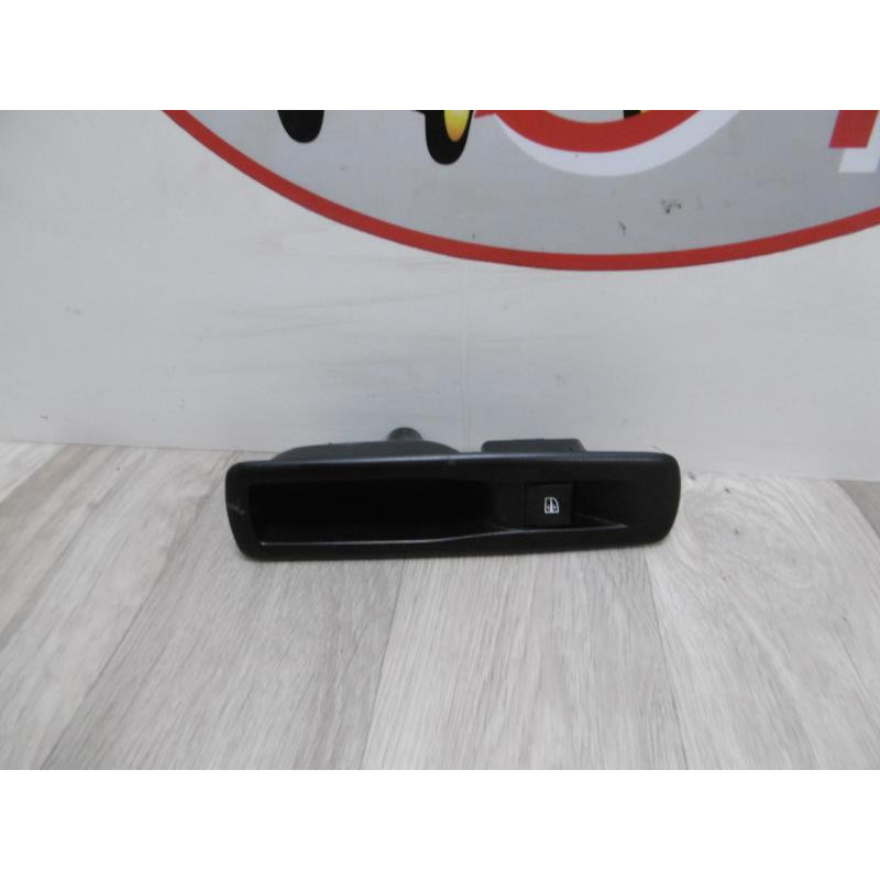 Interrupteur de leve vitre arriere droit RENAULT SCENIC III PHASE 1 d’occasion