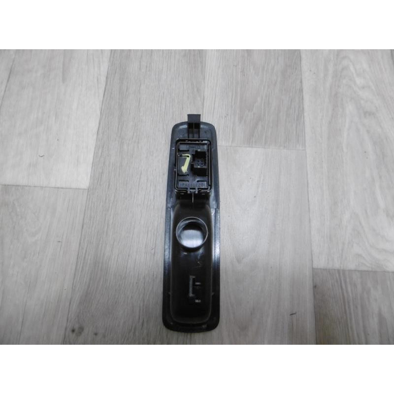 Interrupteur de leve vitre arriere droit RENAULT SCENIC III PHASE 1 d’occasion