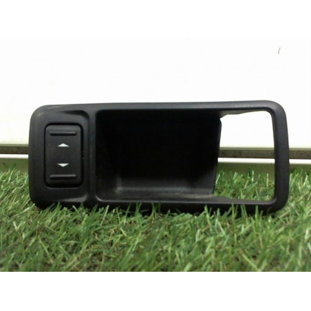 Interrupteur de leve vitre avant droit FORD FOCUS II SW PHASE 1 d’occasion