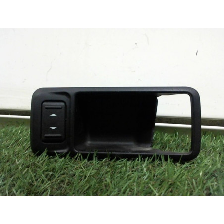 Interrupteur de leve vitre arriere droit FORD FOCUS II SW PHASE 1 d’occasion