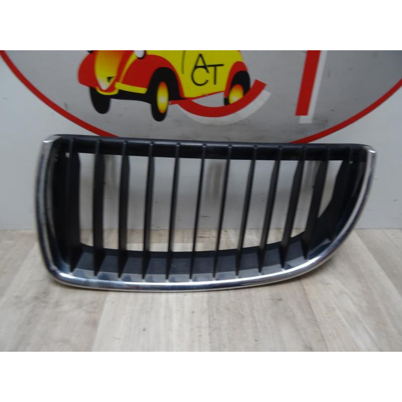Grille de calandre gauche BMW SERIE 3 (E90) PHASE 1 d’occasion