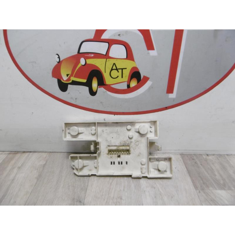 Platine feu arriere droit RENAULT CLIO I PHASE 1 d’occasion