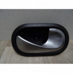 Poignee interieur arriere droit RENAULT CLIO III PHASE 1 d’occasion