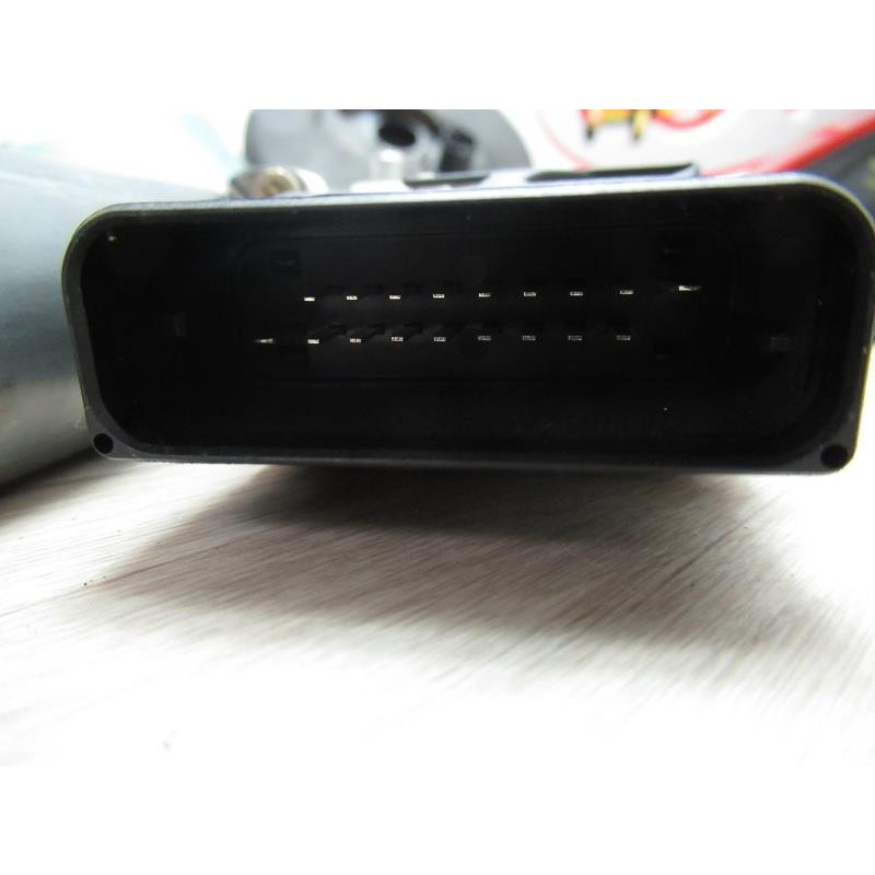 Mot. leve vitre arriere droit VOLKSWAGEN TOURAN PHASE 1 d’occasion