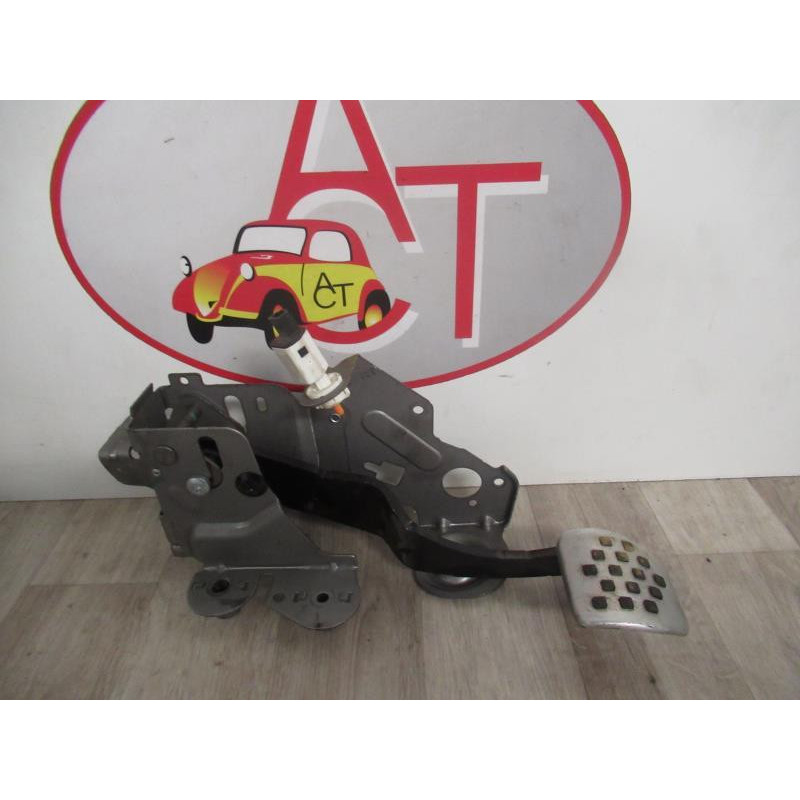 Pedalier de frein RENAULT MEGANE III COUPE PHASE 2 d’occasion