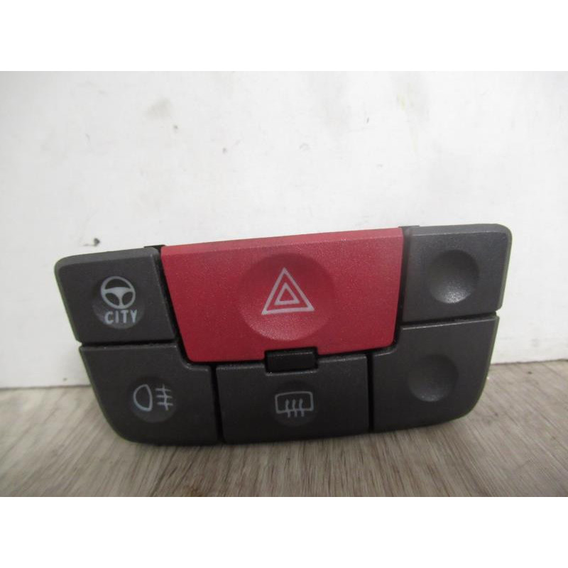 Bouton de warning FIAT PANDA II PHASE 2 d’occasion