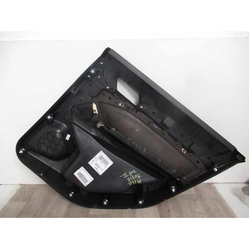 Panneau de porte arriere gauche PEUGEOT 308 II SW d’occasion