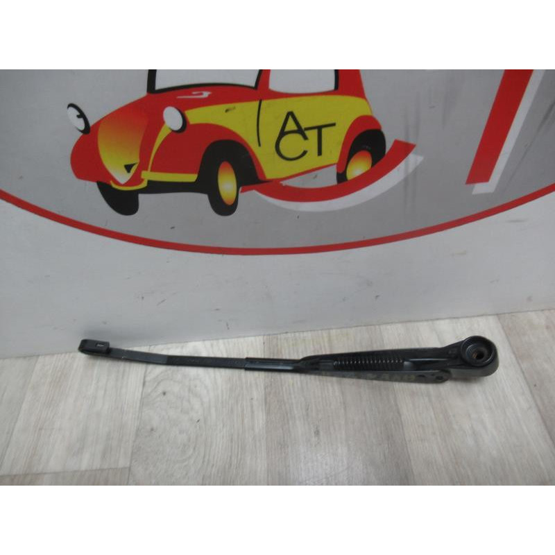 Bras essuie glace arriere TOYOTA AVENSIS II d’occasion