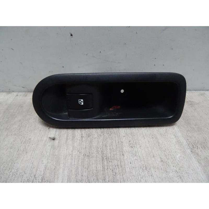 Interrupteur de leve vitre arriere droit RENAULT MEGANE II PHASE 2 d’occasion
