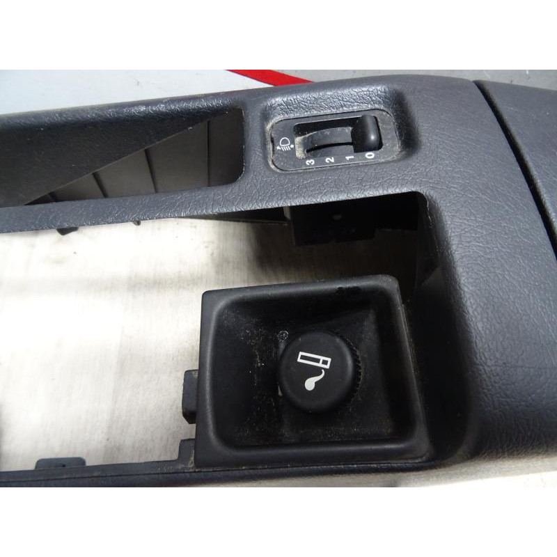 Console central (interieur plastique) HONDA CRX III d’occasion