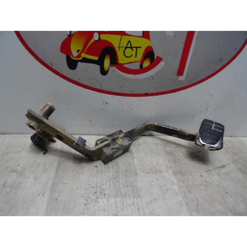 Pedalier d'embrayage NISSAN PICK UP D22 DOUBLE CABINE d’occasion