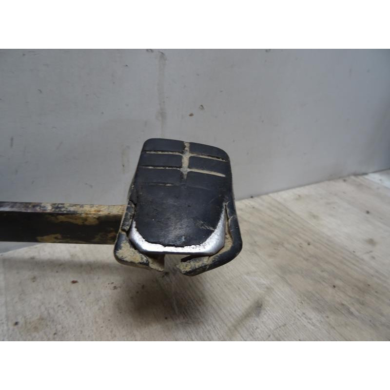 Pedalier d'embrayage NISSAN PICK UP D22 DOUBLE CABINE d’occasion