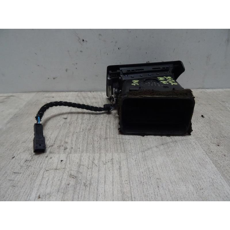 Aerateur tableau de bord avant gauche AUDI A4 (B6) AVANT d’occasion
