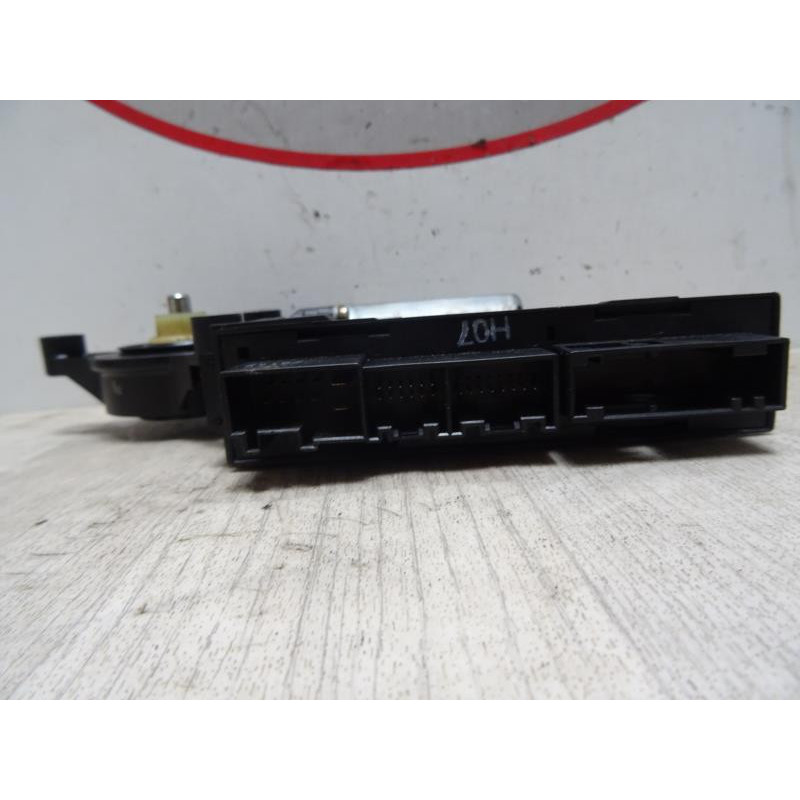 Mot. leve vitre arriere gauche AUDI A4 (B6) AVANT d’occasion