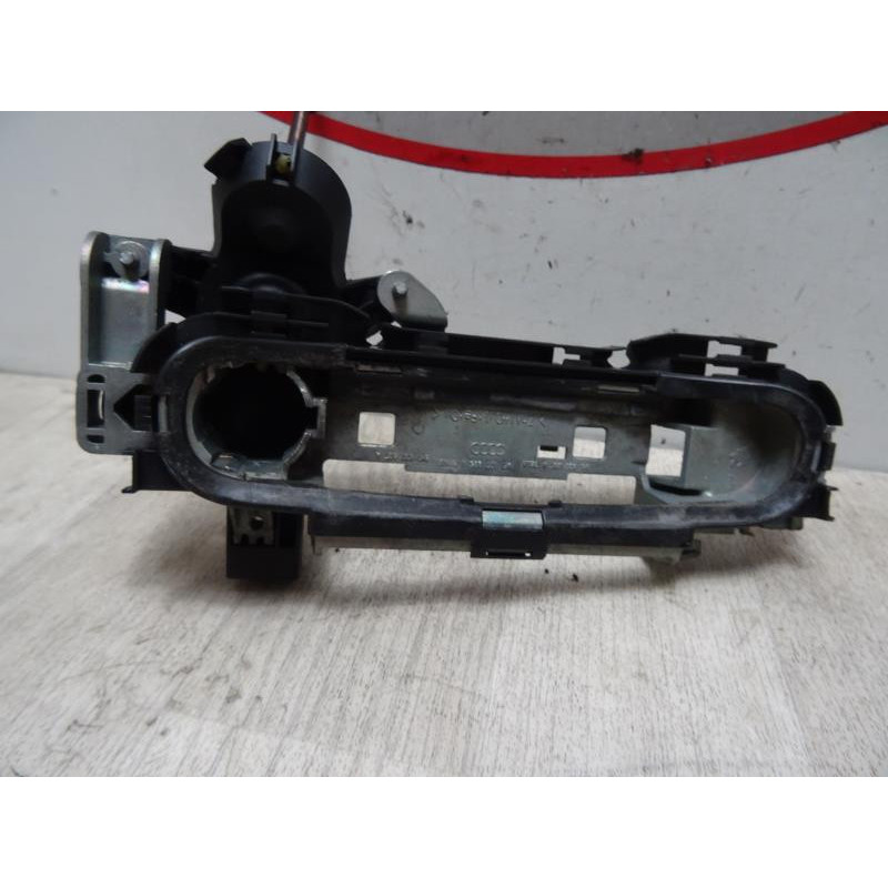 Support poignee porte avant gauche AUDI A4 (B6) AVANT d’occasion