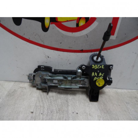 Support poignee porte avant gauche AUDI A4 (B6) AVANT d’occasion