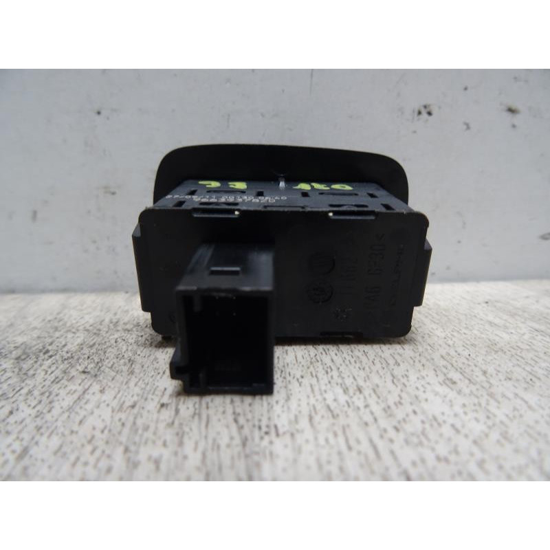 Interrupteur de leve vitre arriere droit CITROEN C4 PICASSO PHASE 2 d’occasion