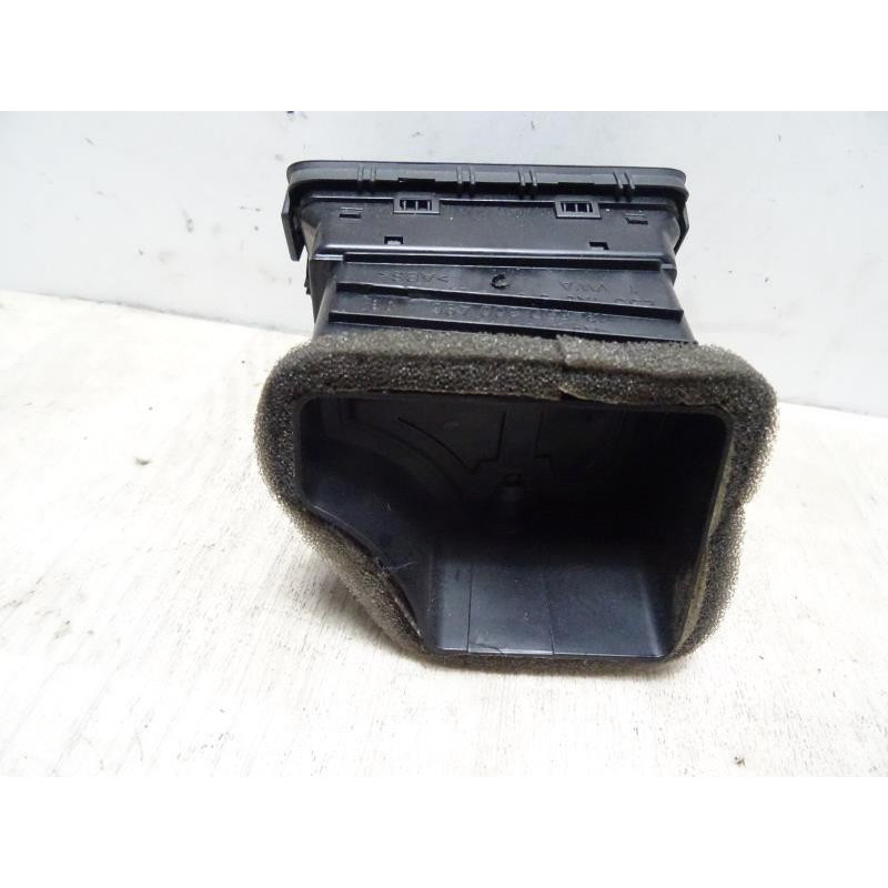 Aerateur tableau de bord avant droit VOLKSWAGEN GOLF V d’occasion
