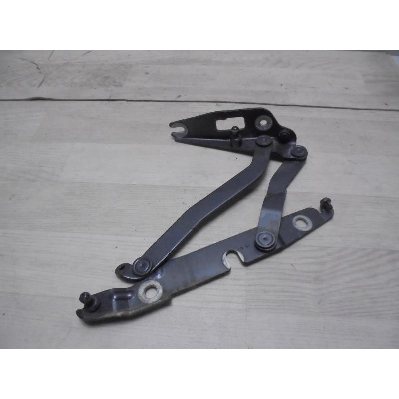 Charniere de hayon AUDI A4 (B6) AVANT d’occasion