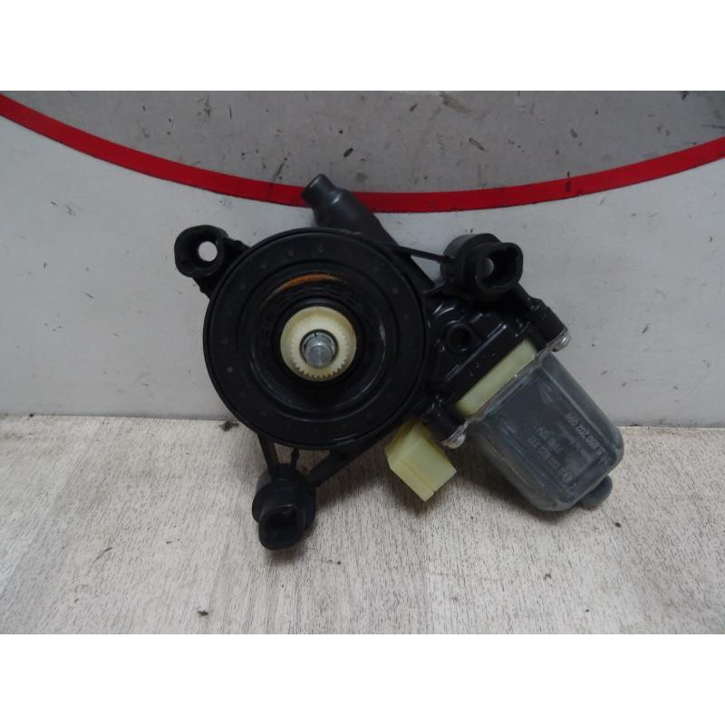 Mot. leve vitre avant droit AUDI A3 (8L) PHASE 1 d’occasion