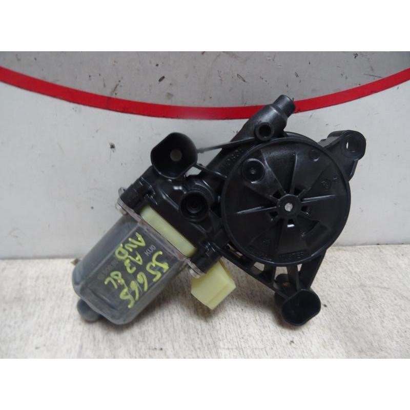 Mot. leve vitre avant droit AUDI A3 (8L) PHASE 1 d’occasion
