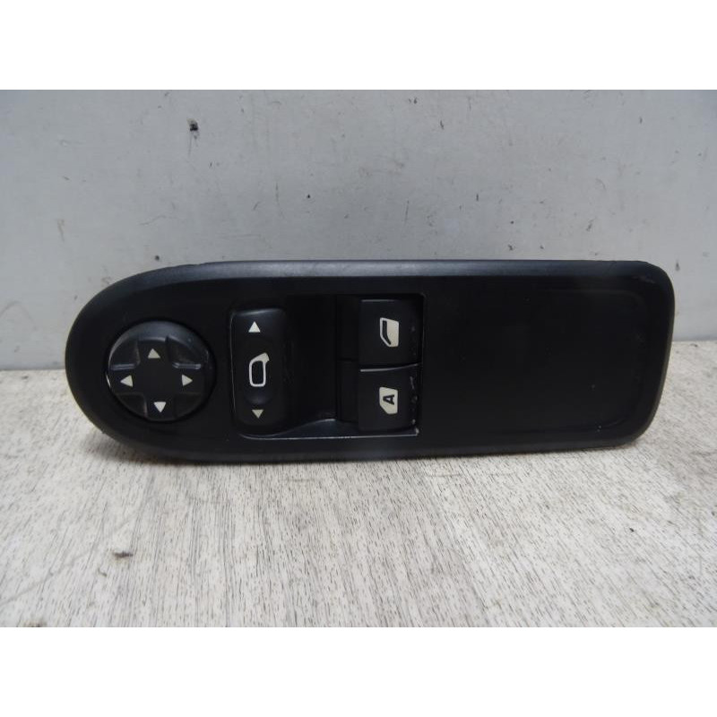 Interrupteur de leve vitre (Bloc complet) CITROEN C3 II PHASE 1 d’occasion