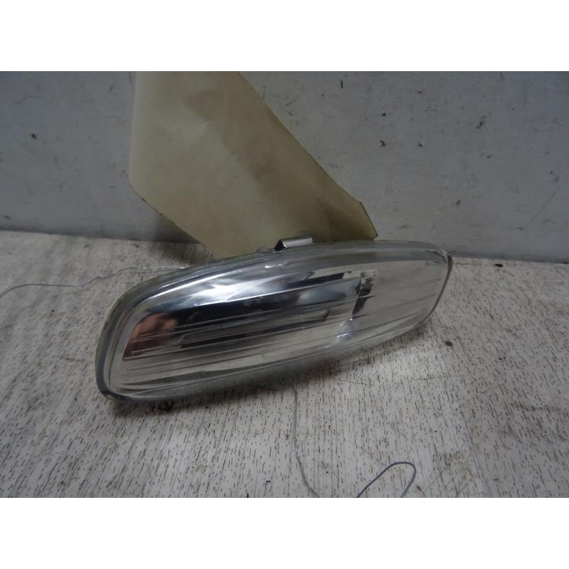 Repetiteur clignotant avant gauche (Feux) CITROEN C3 II PHASE 1 d’occasion